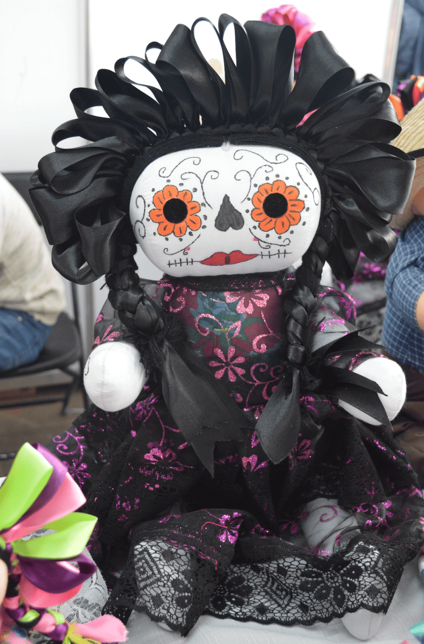 La famosa muneca Maria genera una nueva linea de artesanias mexicanas El Despertar