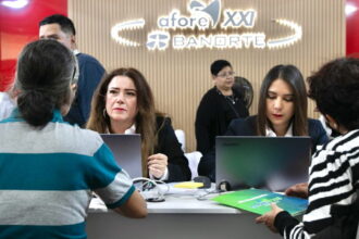 Afores obtienen más dinero vía comisiones mientras Consar vuelve a bajar la tasa de cobro para 2027