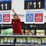 Walmart mantiene precios bajos para atraer clientes, pero sus ganancias pagan la cuenta