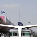 El jaloneo salarial entre Volkswagen y sus trabajadores en Puebla que mantiene a la automotriz en riesgo de huelga