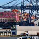 Exportaciones de México crecen 37.9% en septiembre, pero vuelve el déficit comercial