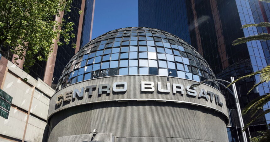 BMV cae más de 1% tras reportes trimestrales; Wall Street espera a la Fed