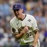 Brewers vencen 3-2 a Rays en Serie Mundial 2026: revisión de doble play provoca dramático final en Milwaukee